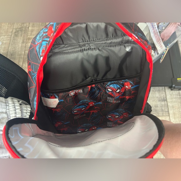 Marvel Spider-Man LightUp Backpack NWT - Picture 10 of 11
